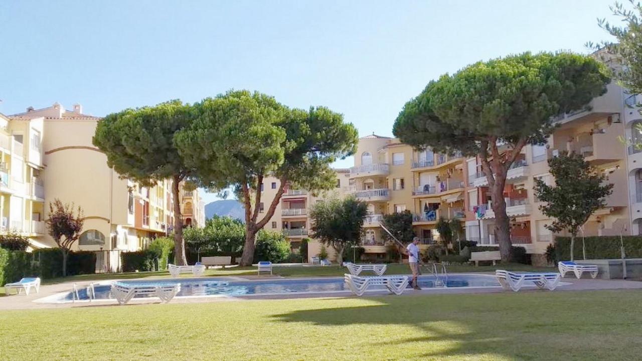 Apartamento renovado, luminoso, a 300m de la playa Empuriabrava Exterior foto