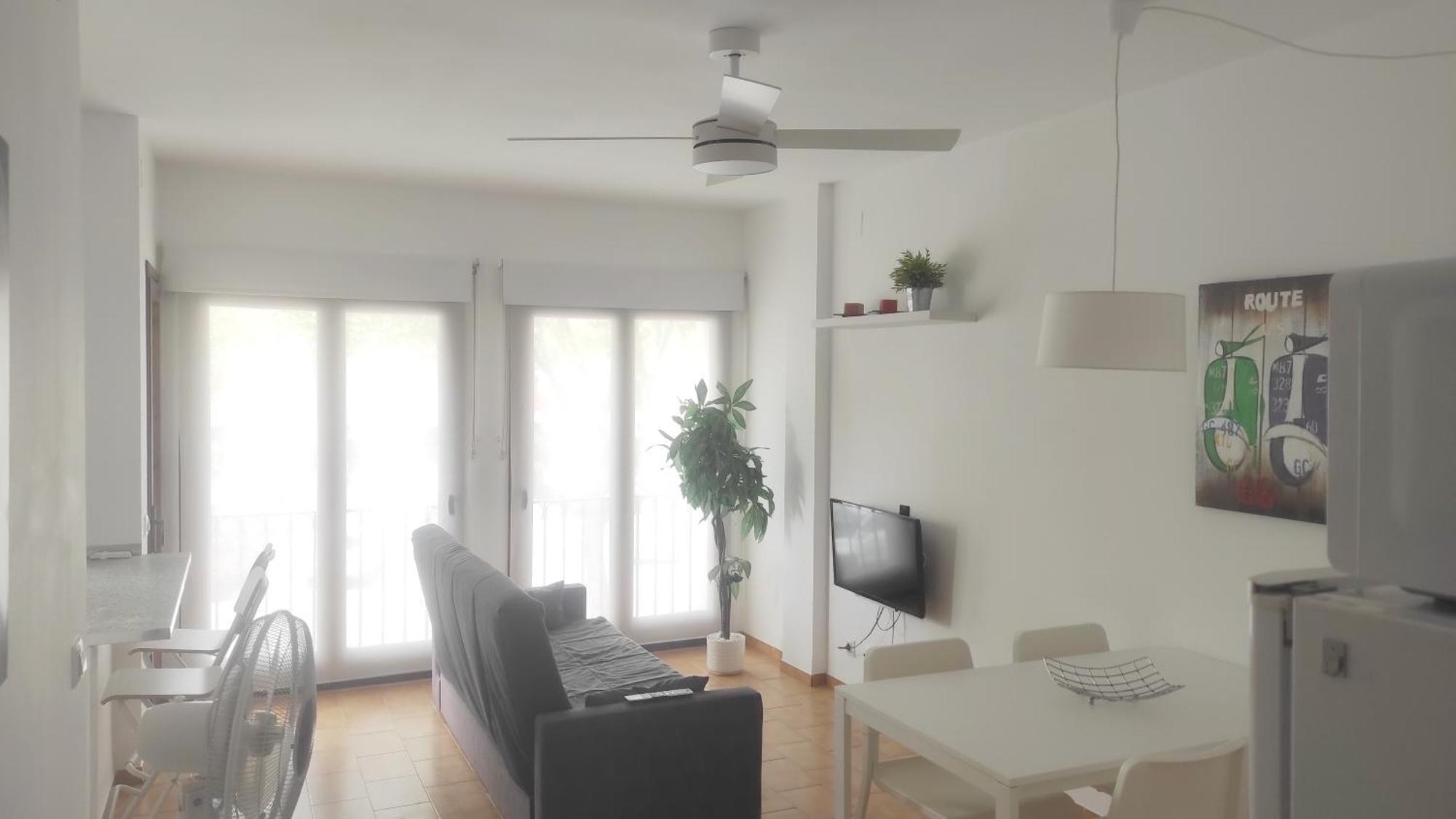 Apartamento renovado, luminoso, a 300m de la playa Empuriabrava Exterior foto